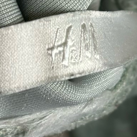 H&M green velvet camisole - Picture 5 of 6